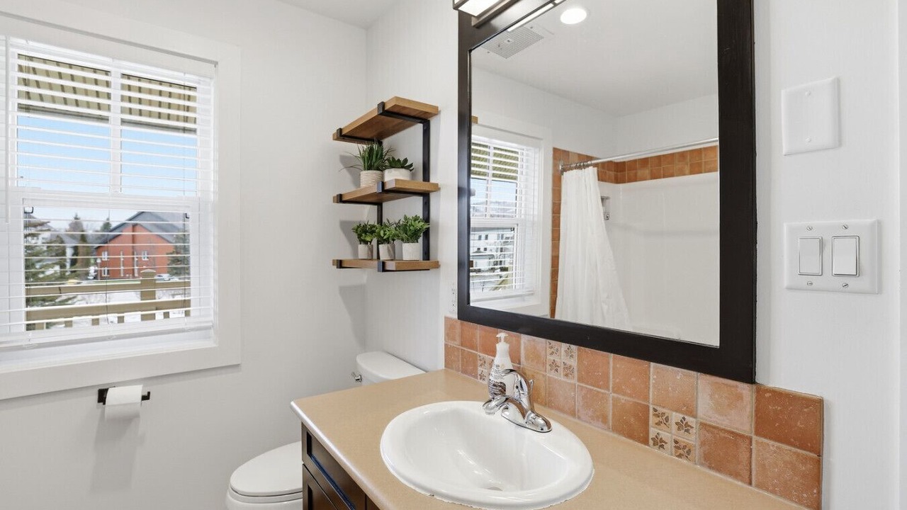Photo of Bathroom in The Blue Mountains