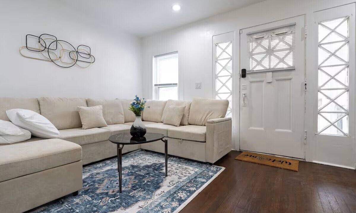 Photo of Livingroom in Skokie