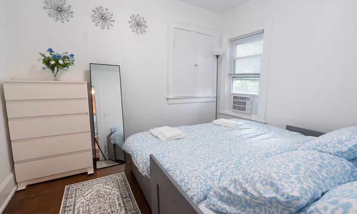 Photo of Bedroom in Skokie
