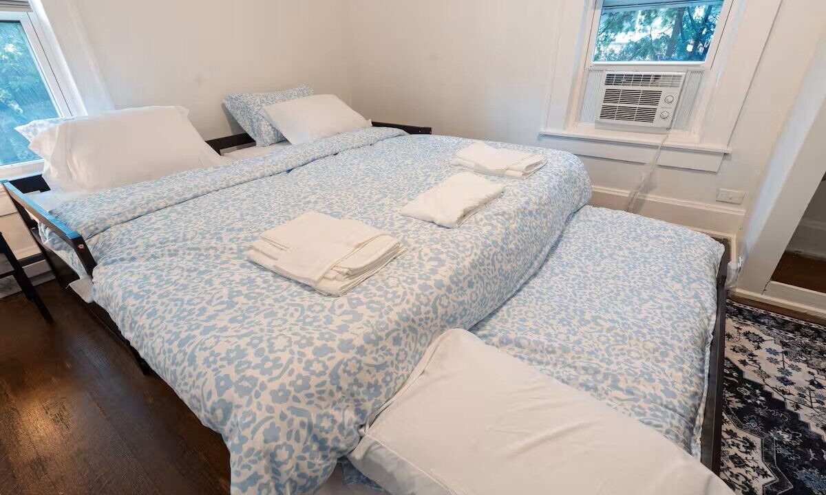Photo of Bedroom in Skokie