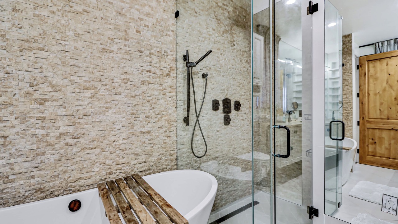 Photo of Bathroom in Los Angeles