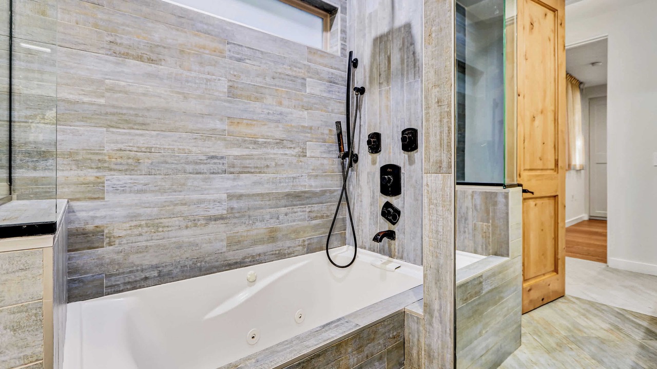 Photo of Bathroom in Los Angeles
