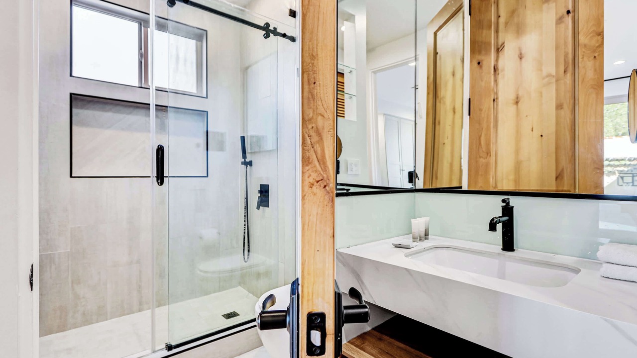 Photo of Bathroom in Los Angeles