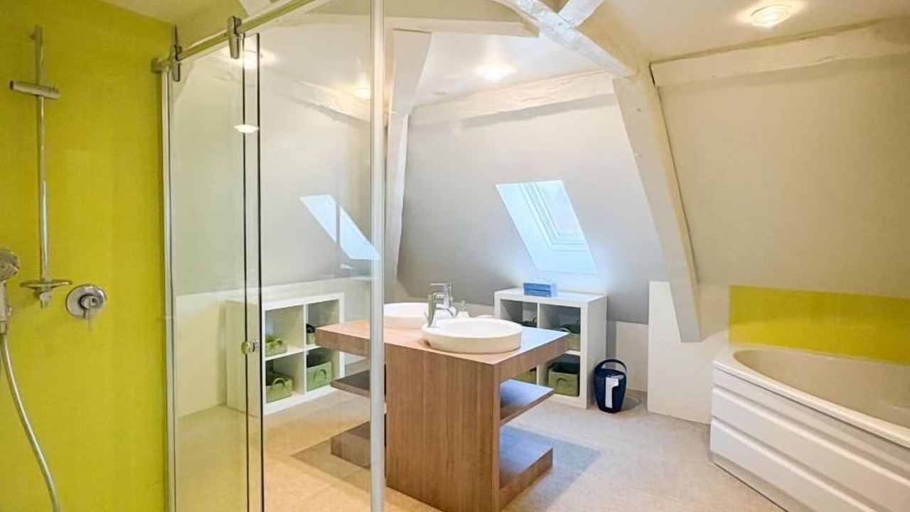 Photo of Bathroom in Carennac