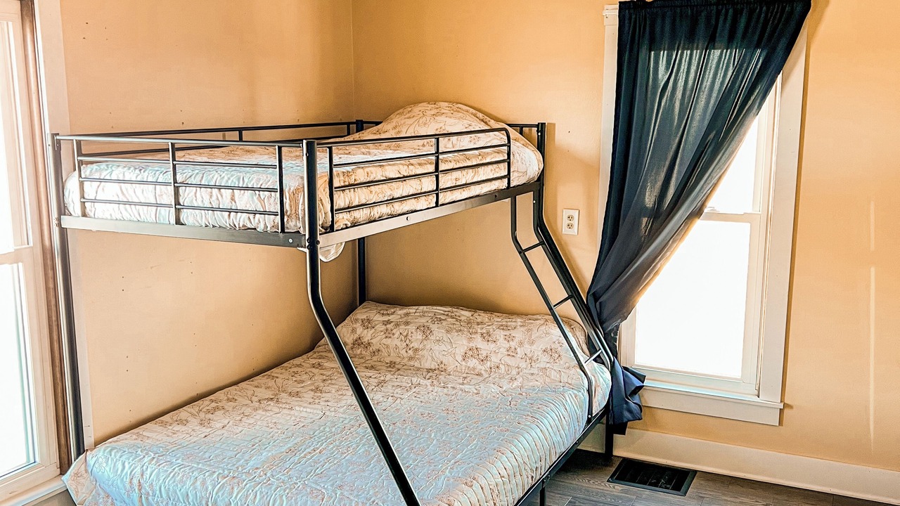 Photo of Bedroom in Sullivan