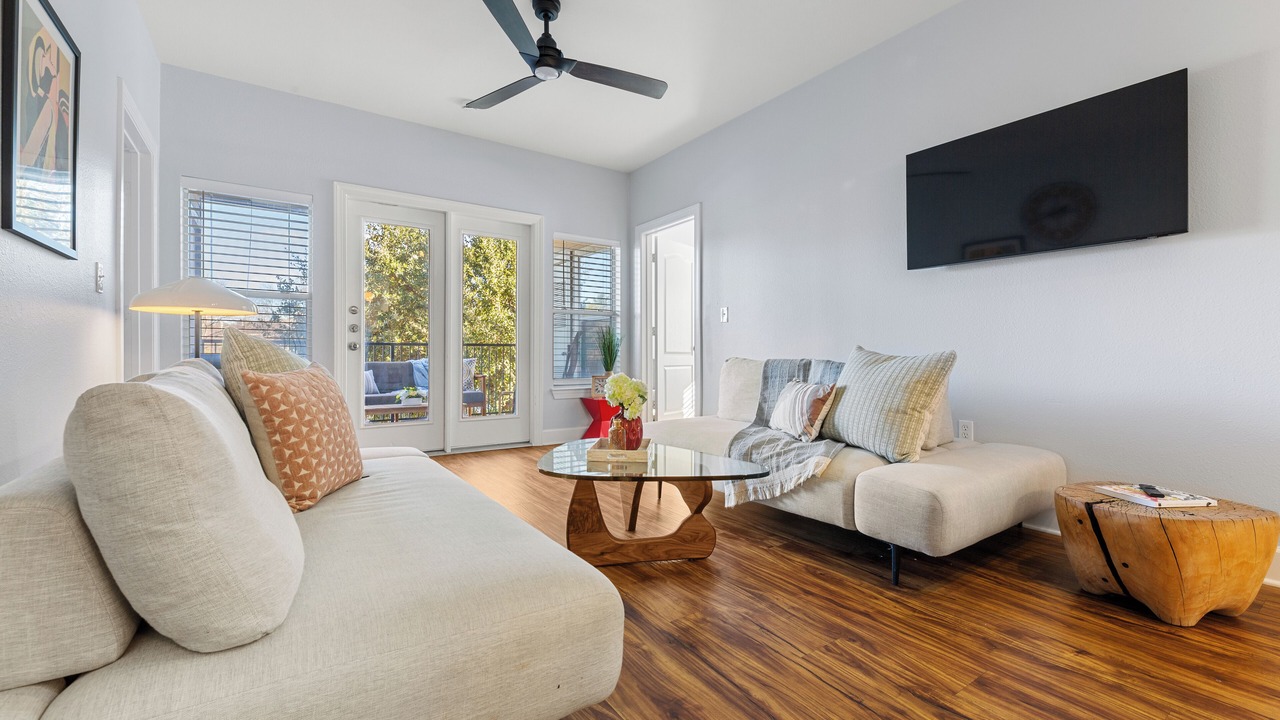 Photo of Livingroom in East Riverside - Oltorf