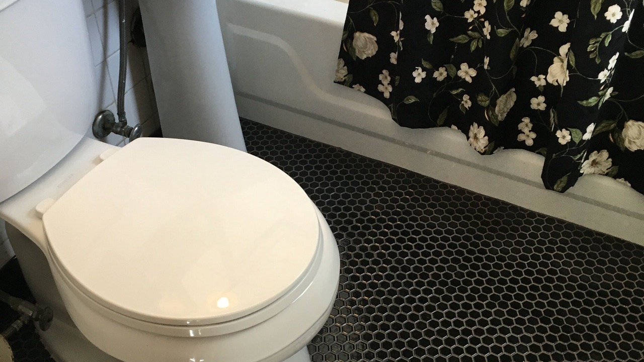 Photo of Bathroom in East Hyde Park