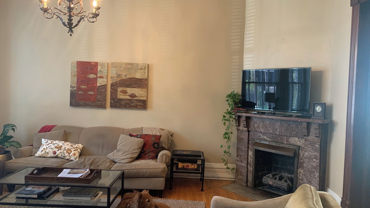 Photo of Livingroom in East Hyde Park