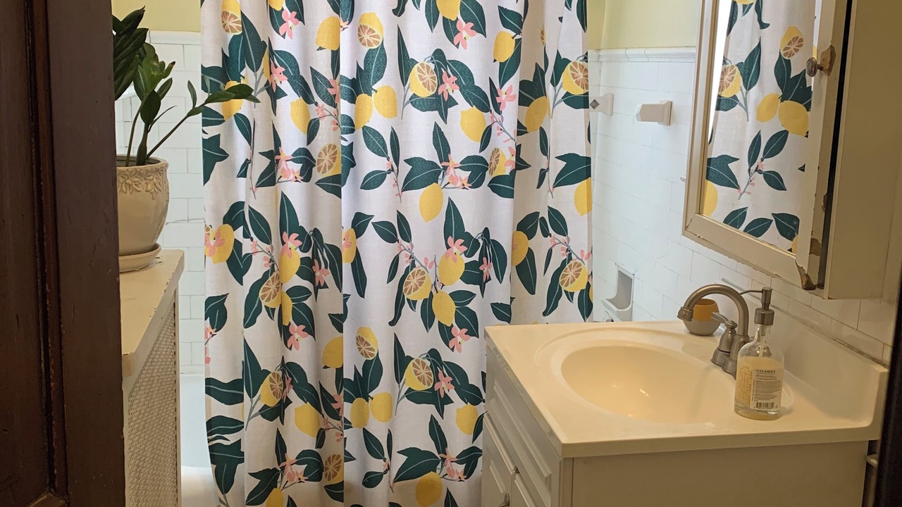 Photo of Bathroom in East Hyde Park