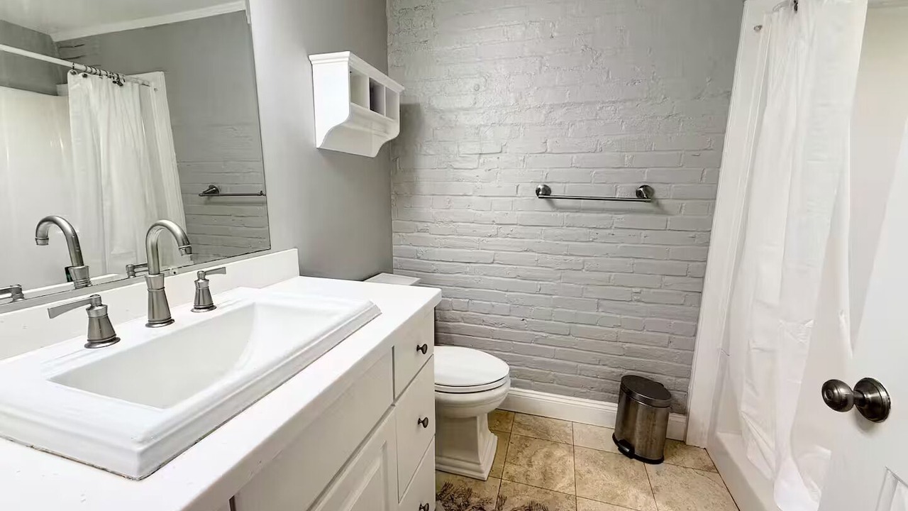 Photo of Bathroom in Cardozo