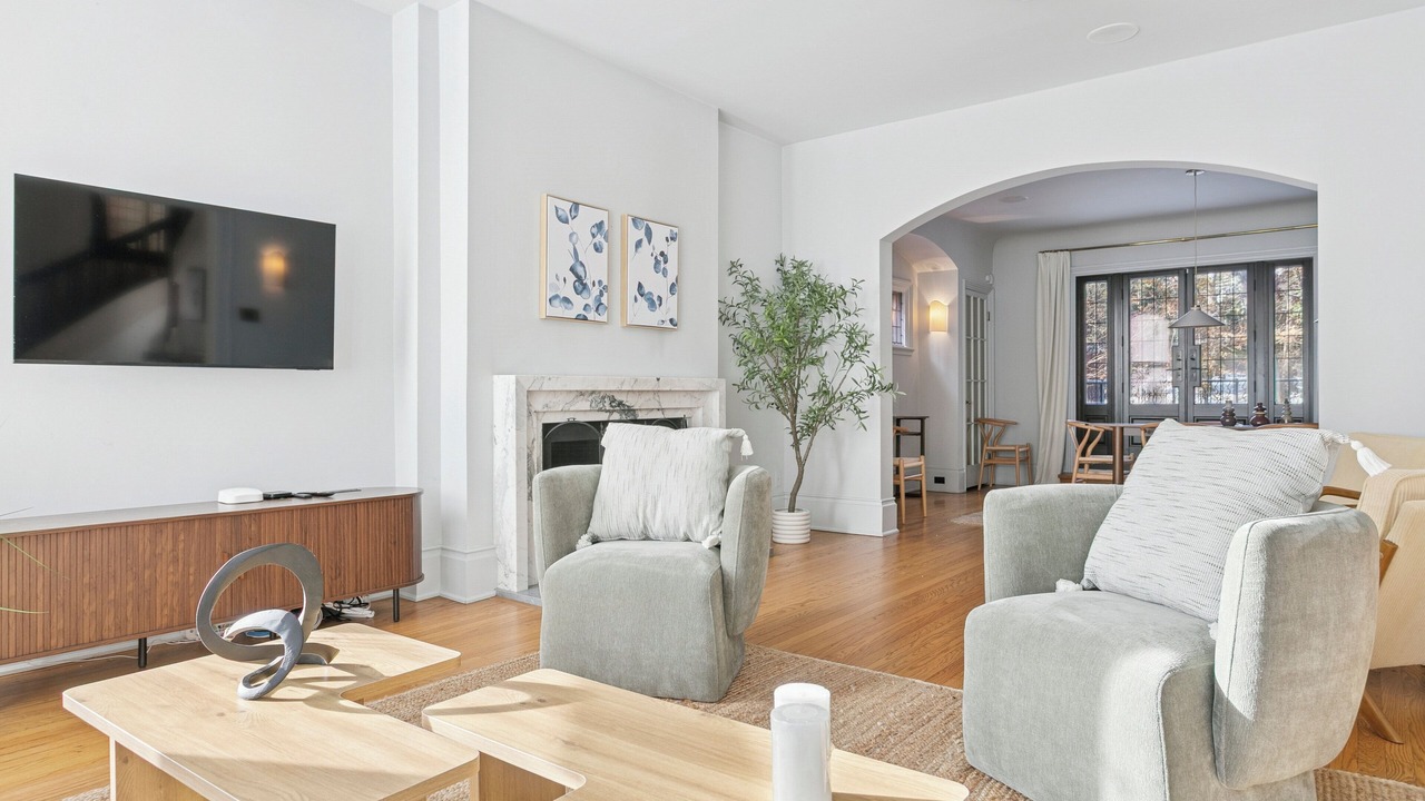 Photo of Livingroom in Yorkville