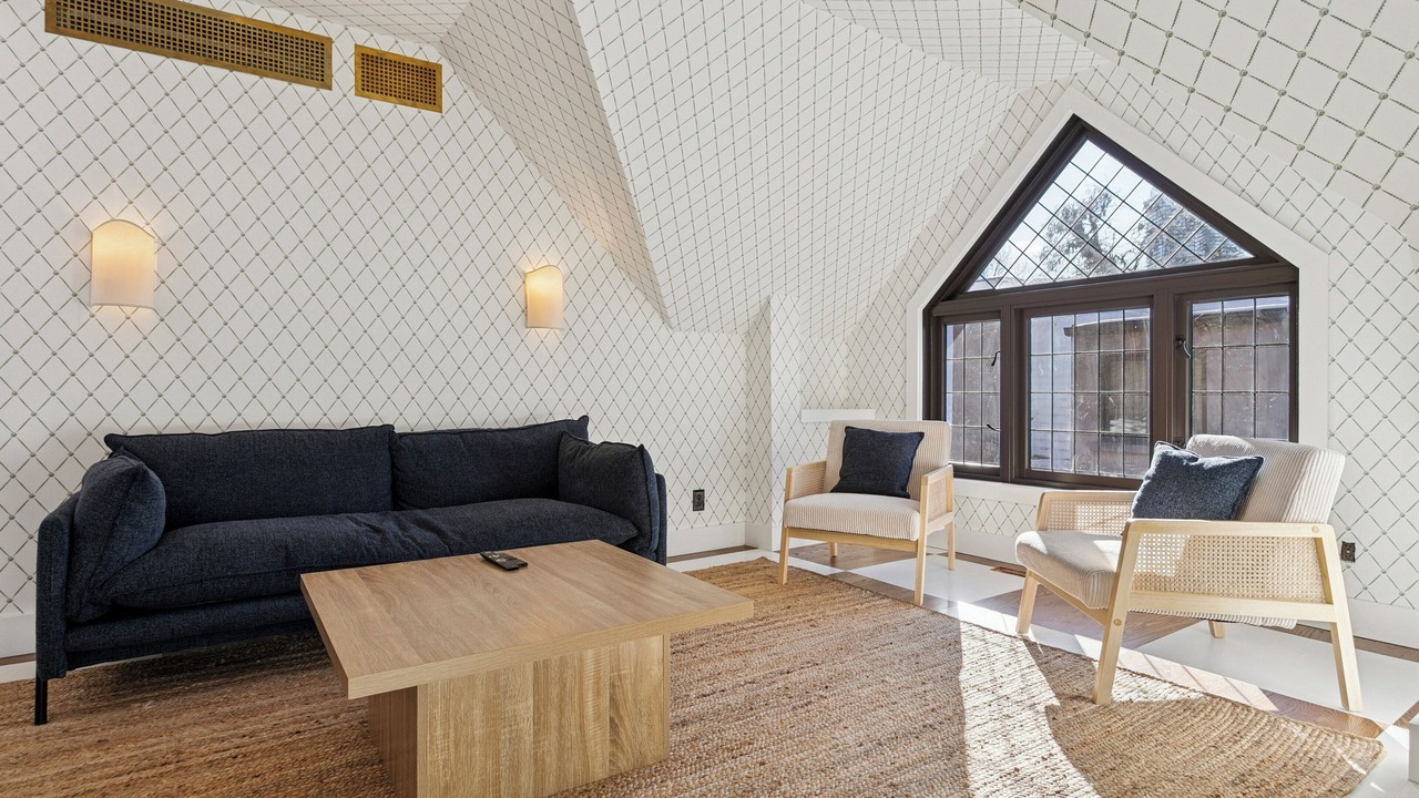 Photo of Livingroom in Yorkville