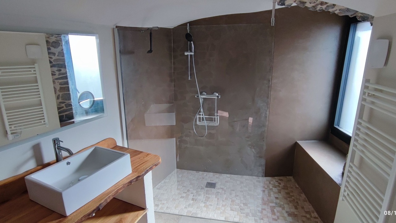 Photo of Bathroom in Besseges