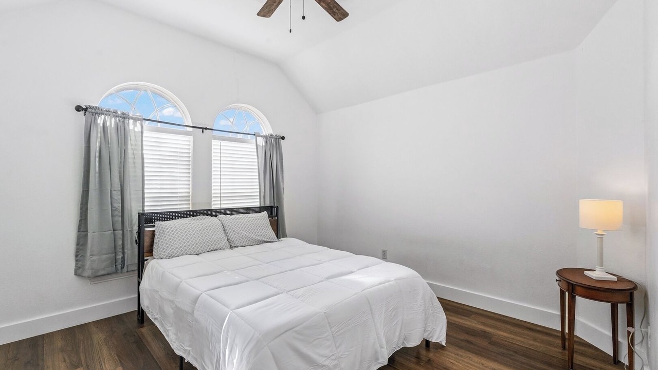 Photo of Bedroom in Northwest Carrollton