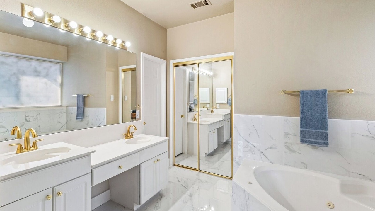 Photo of Bathroom in Northwest Carrollton