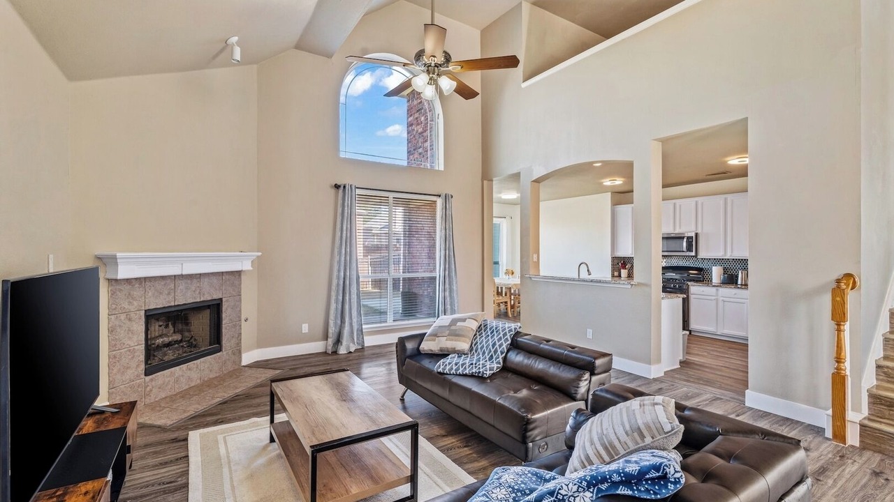 Photo of Livingroom in Northwest Carrollton