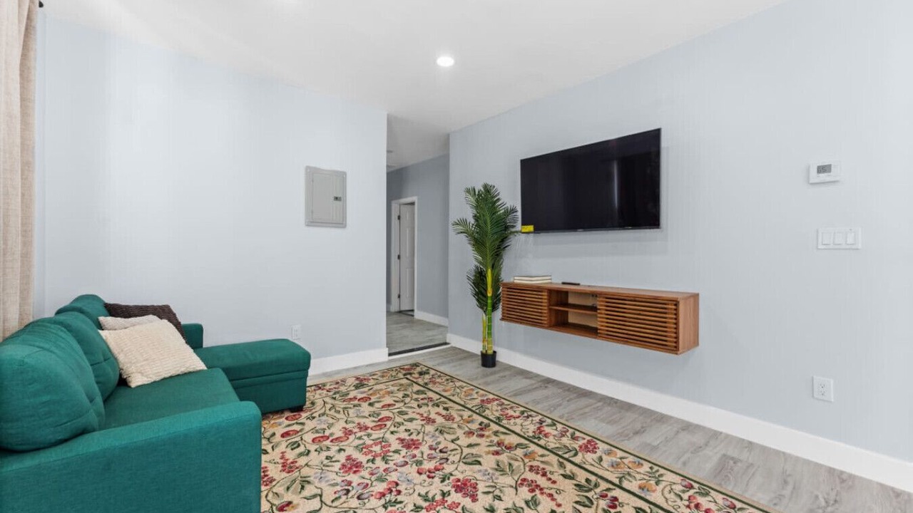 Photo of Livingroom in Constable Hook