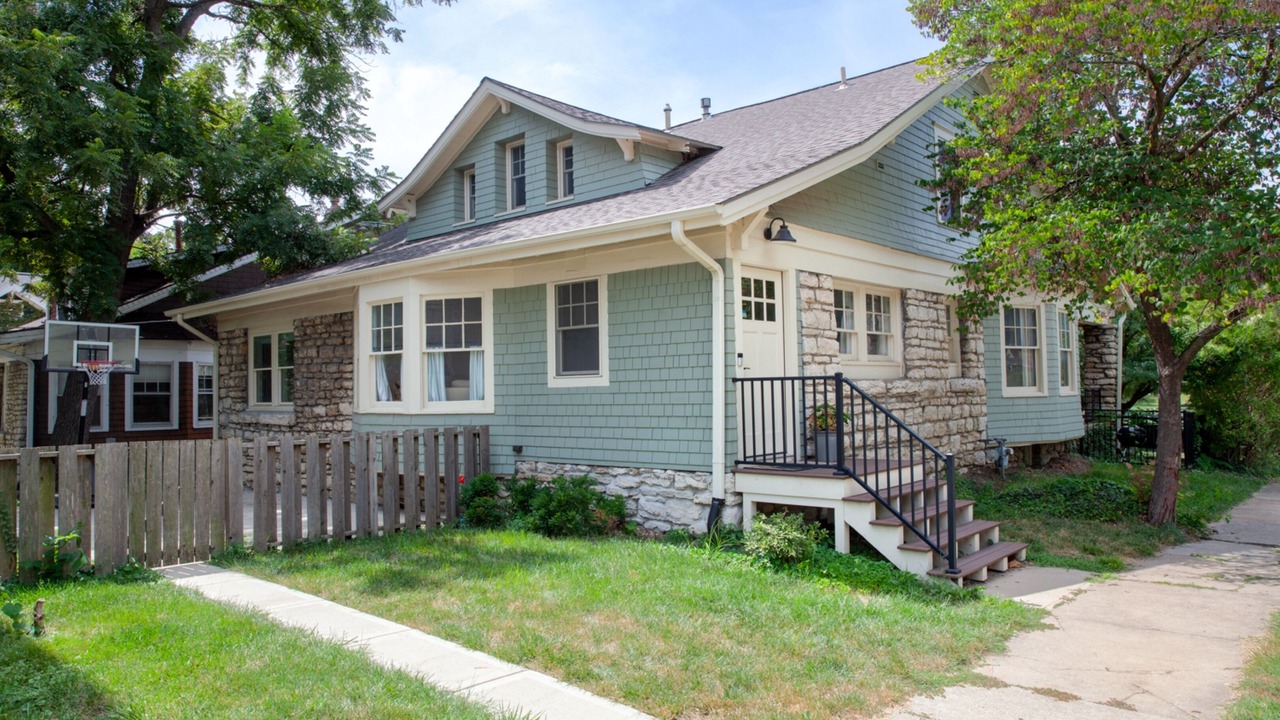 Photo of Outdoor in South Hyde Park
