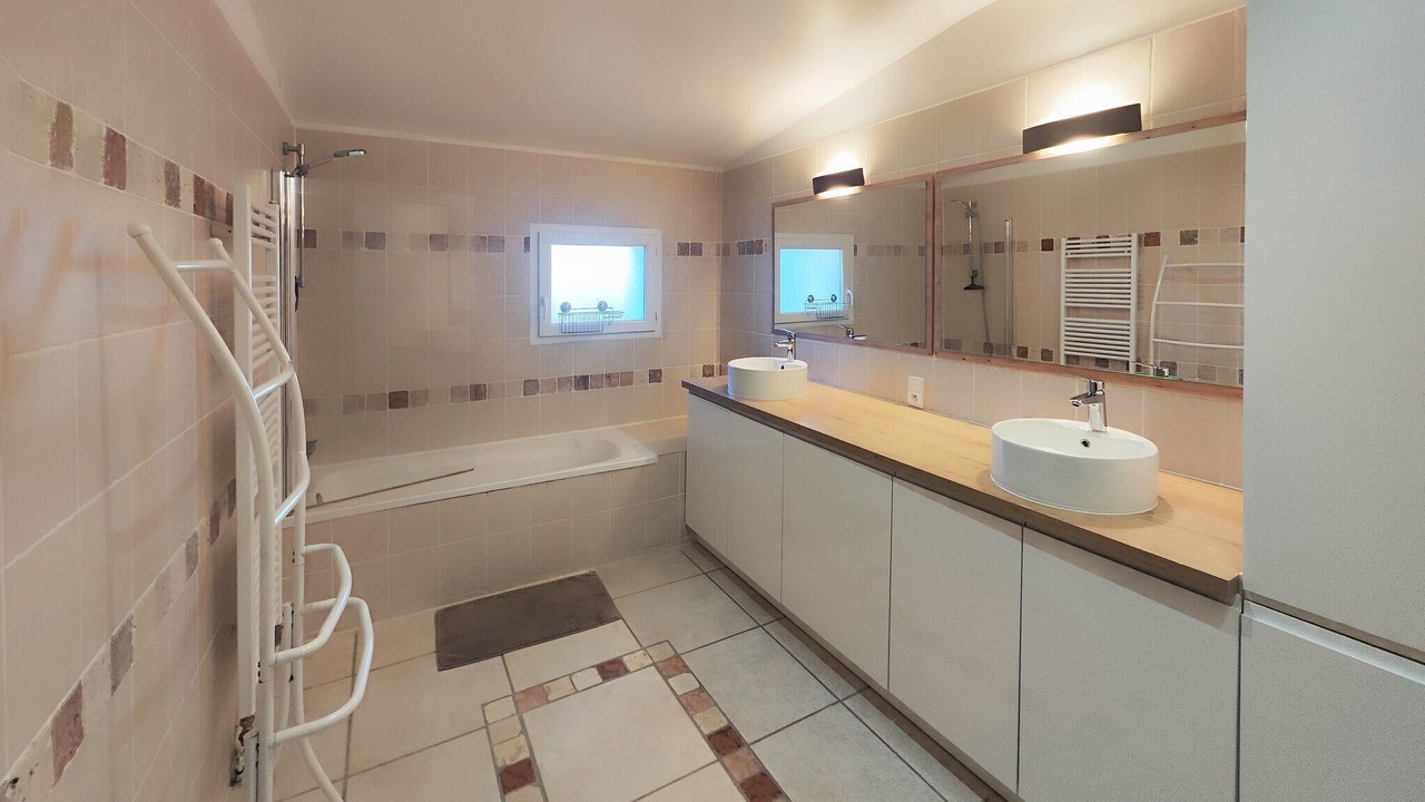 Photo of Bathroom in Puisserguier