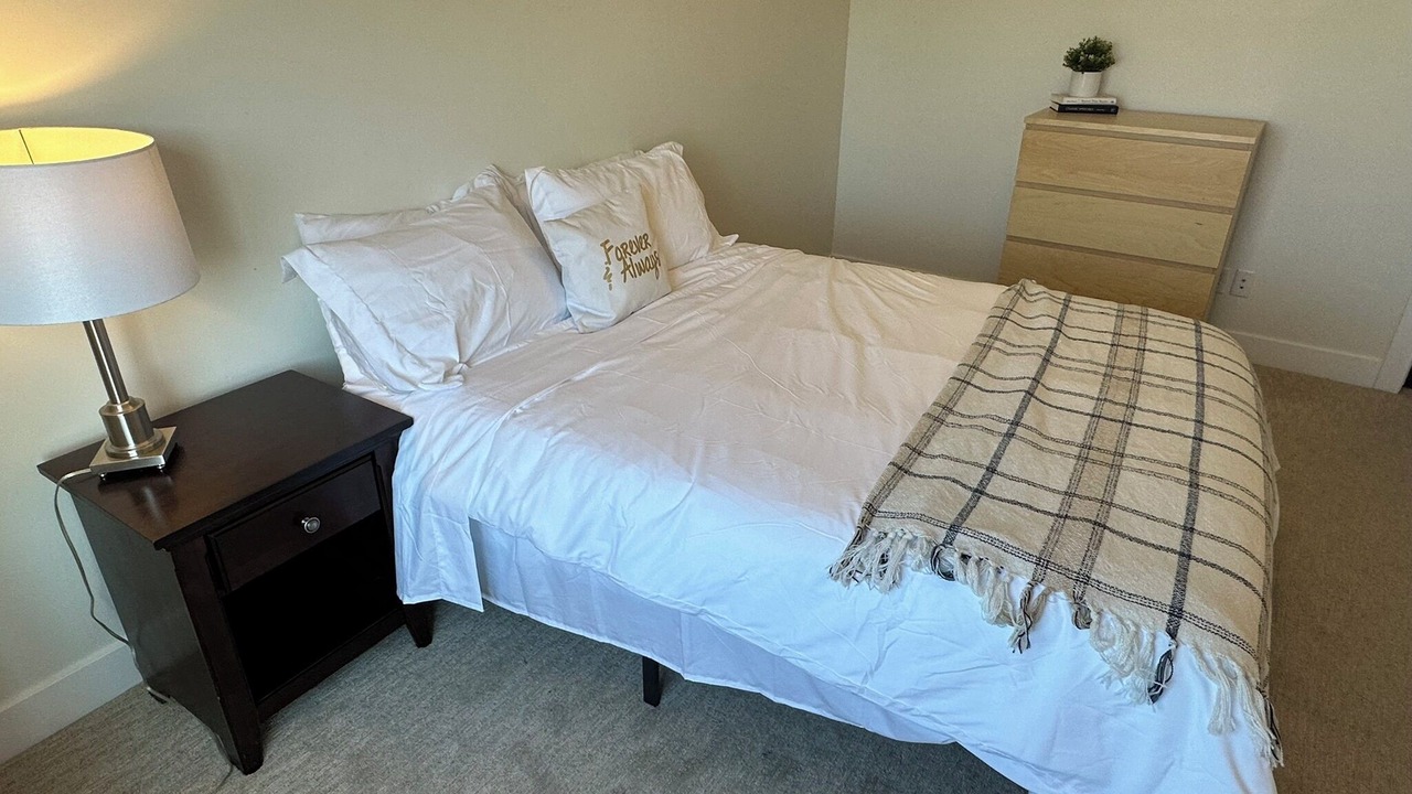 Photo of Bedroom in Salem