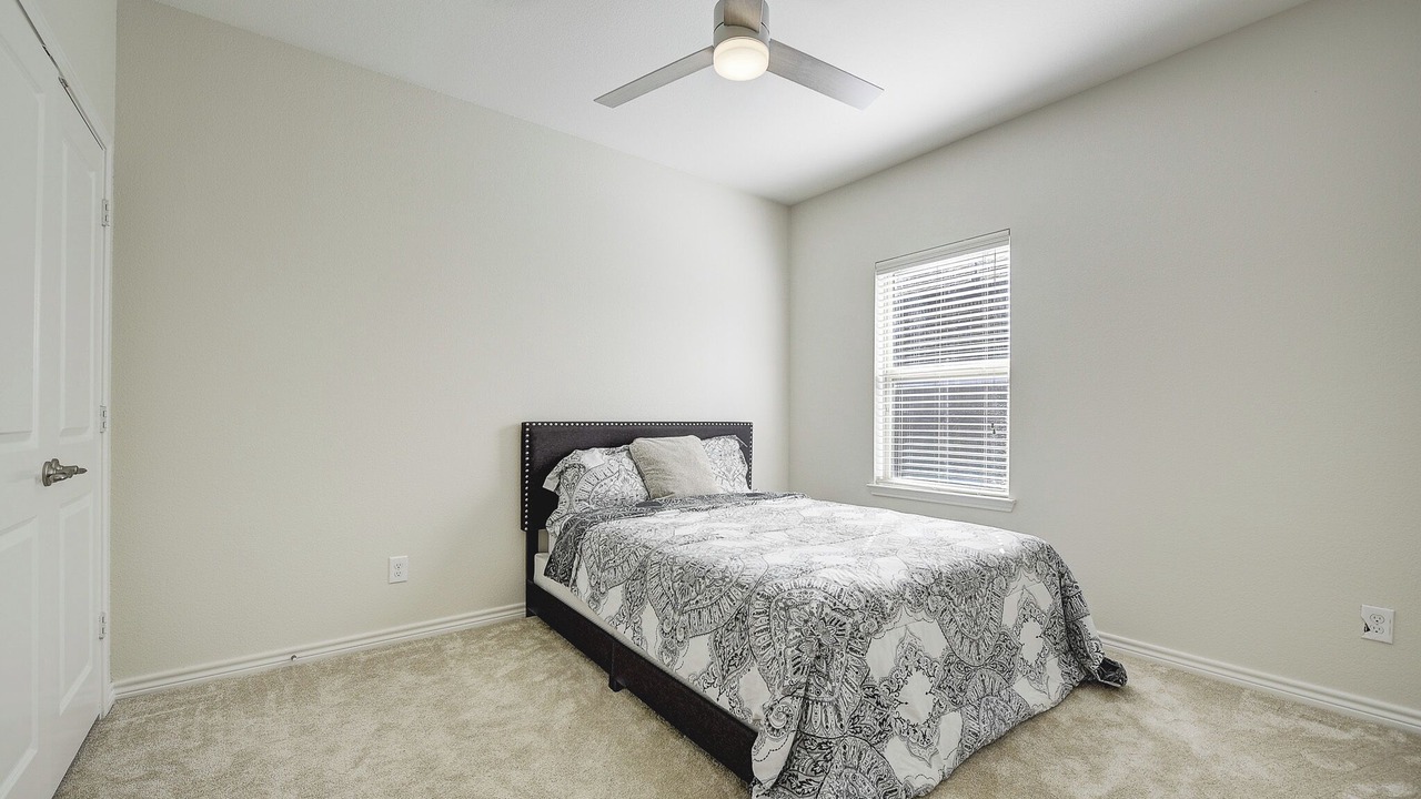 Photo of Bedroom in Oak Point