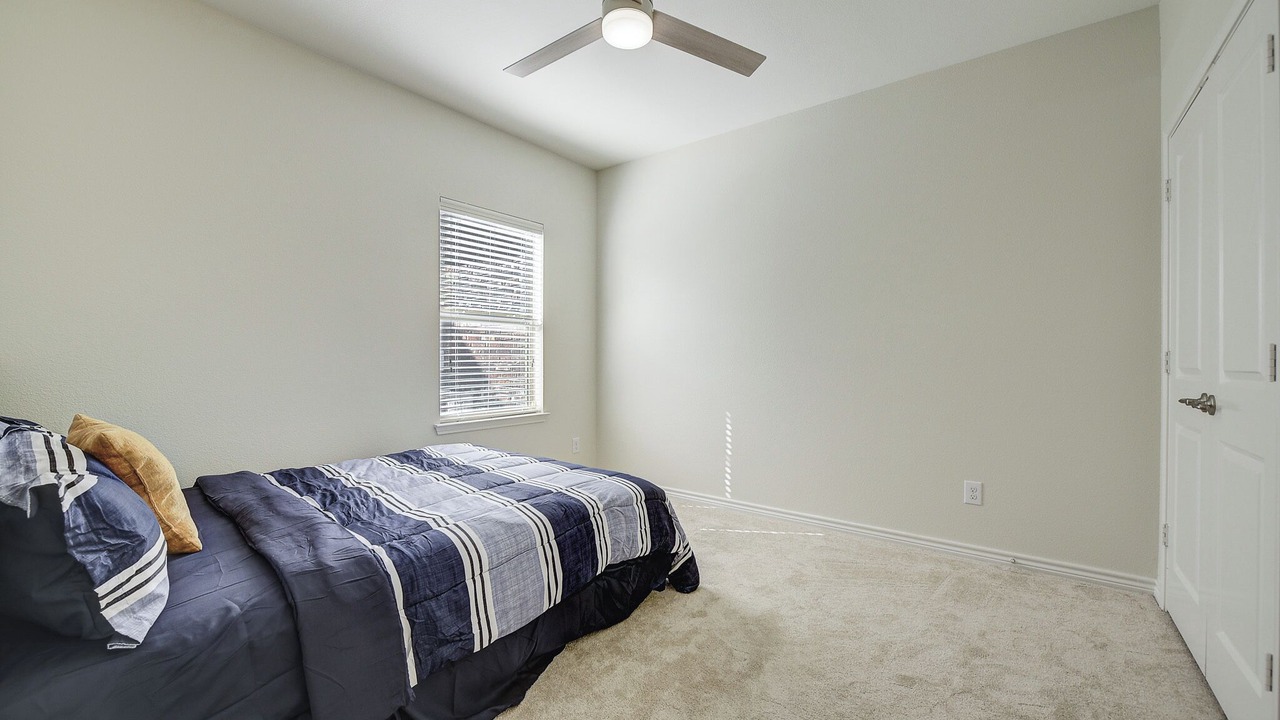 Photo of Bedroom in Oak Point