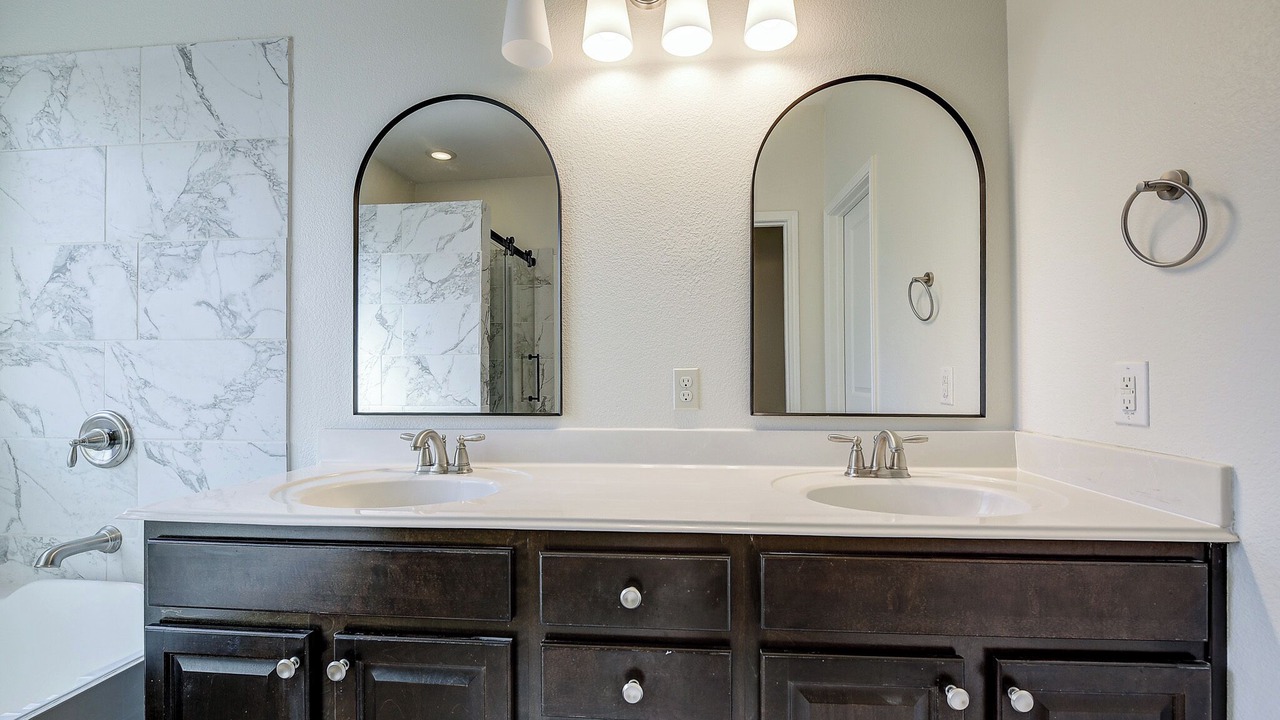 Photo of Bathroom in Oak Point
