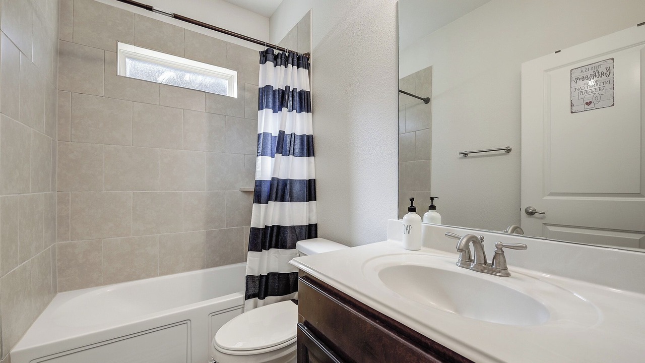 Photo of Bathroom in Oak Point