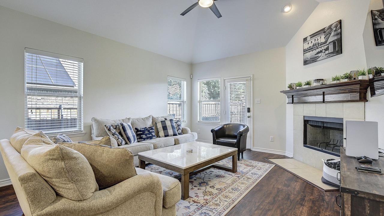 Photo of Livingroom in Oak Point