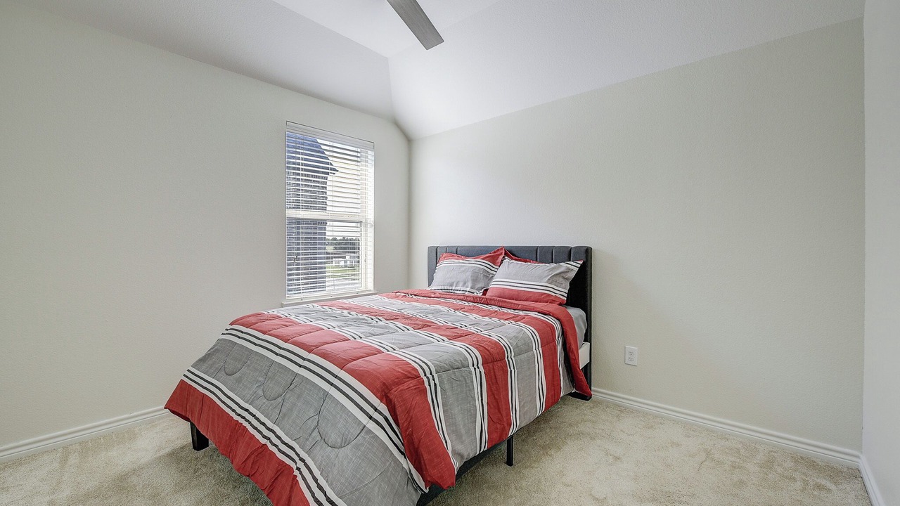 Photo of Bedroom in Oak Point