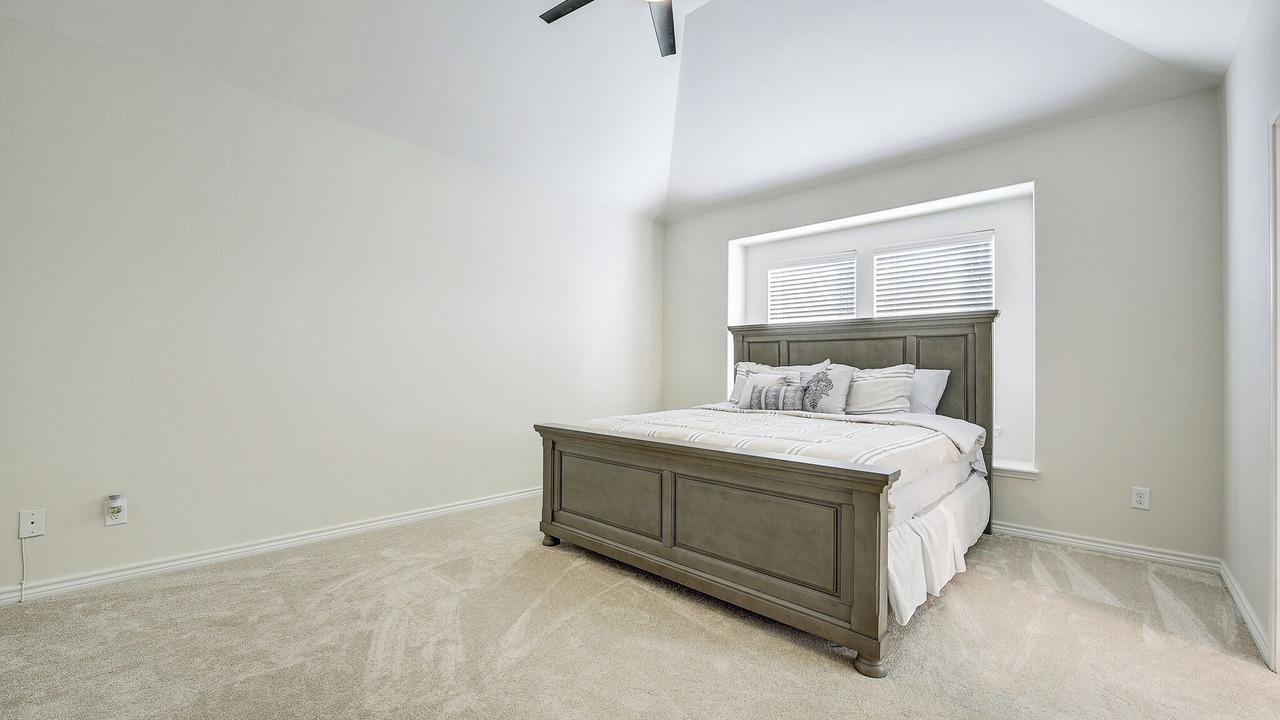 Photo of Bedroom in Oak Point