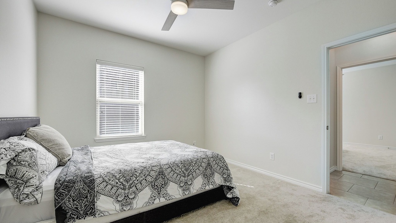 Photo of Bedroom in Oak Point