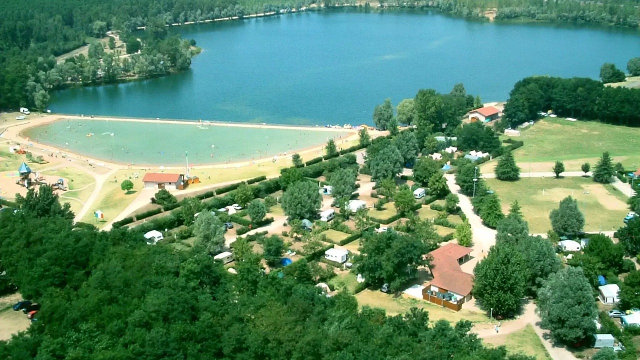 Photo of Outdoor in Cormoranche-sur-Saone