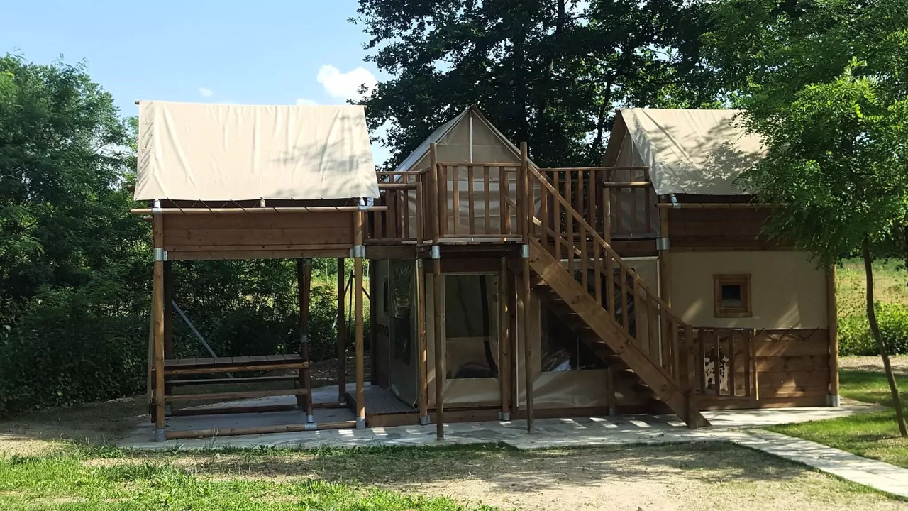 Photo of Outdoor in Cormoranche-sur-Saone