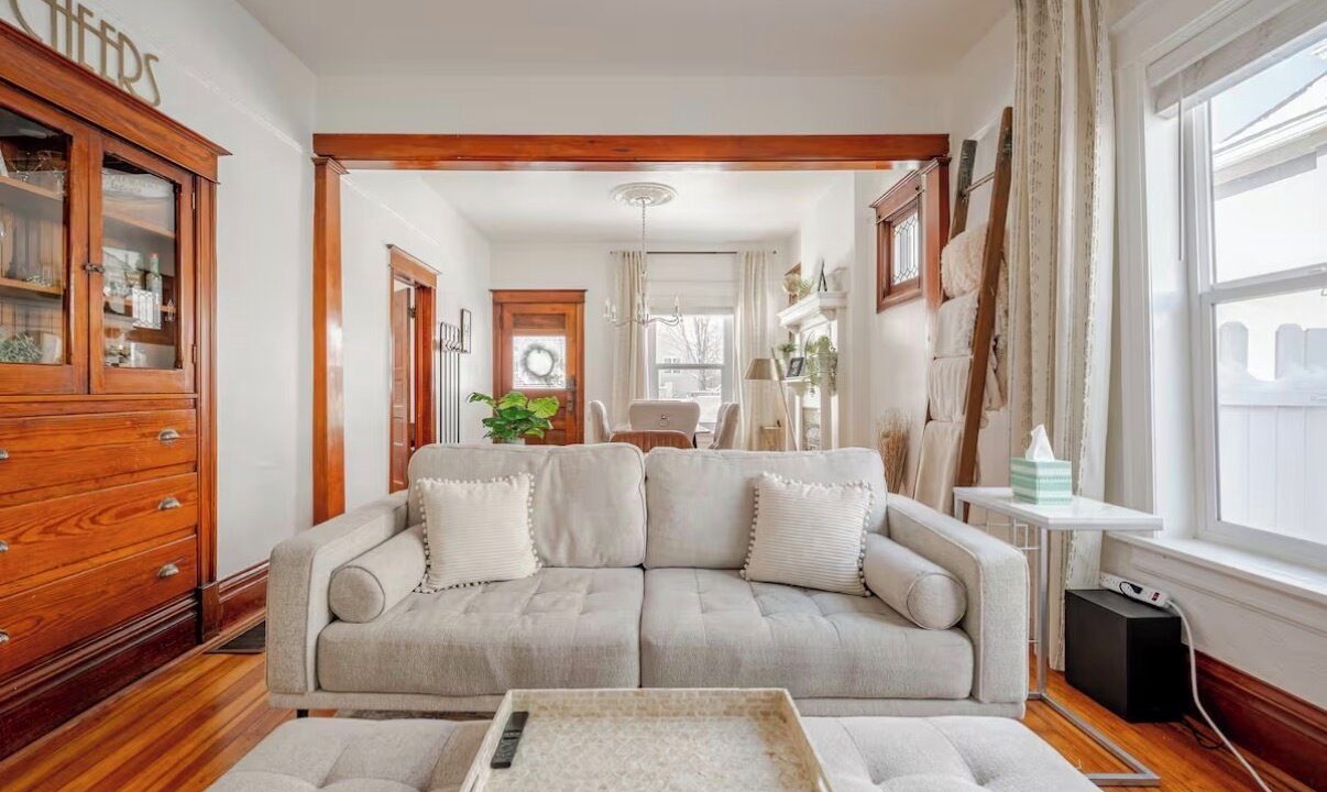 Photo of Livingroom in Sunnyside