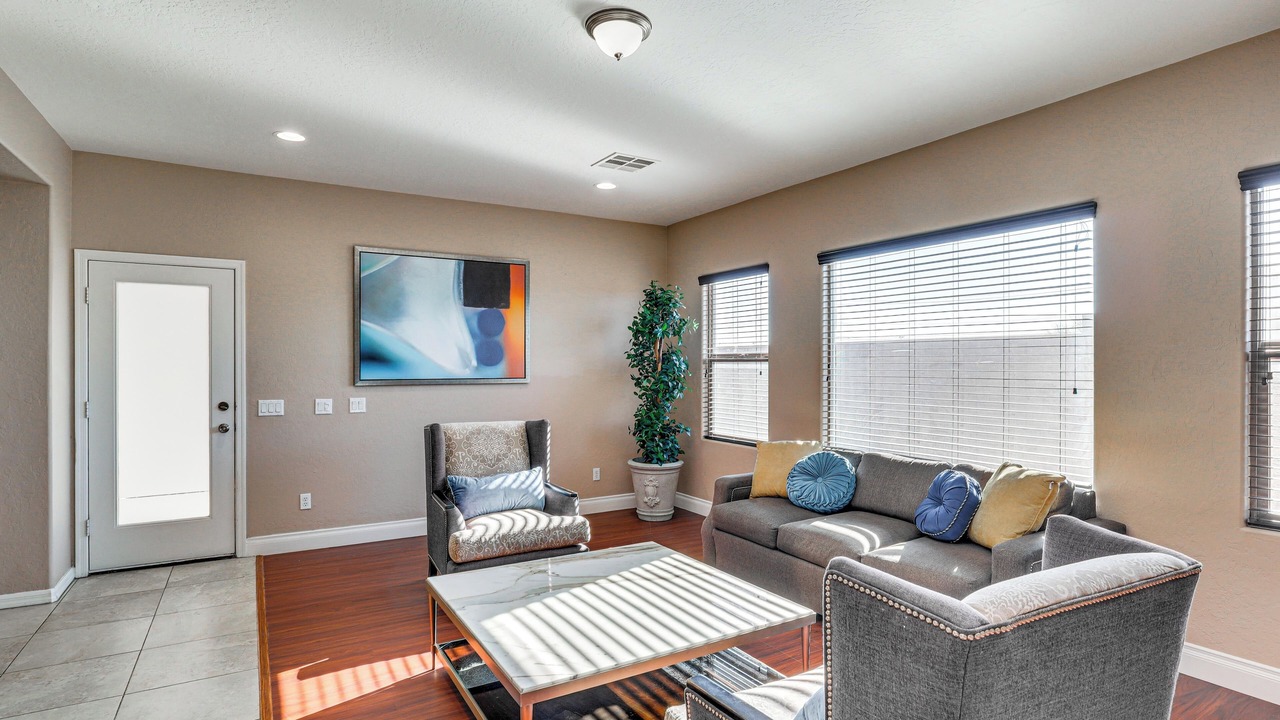 Photo of Livingroom in Sunrise Manor
