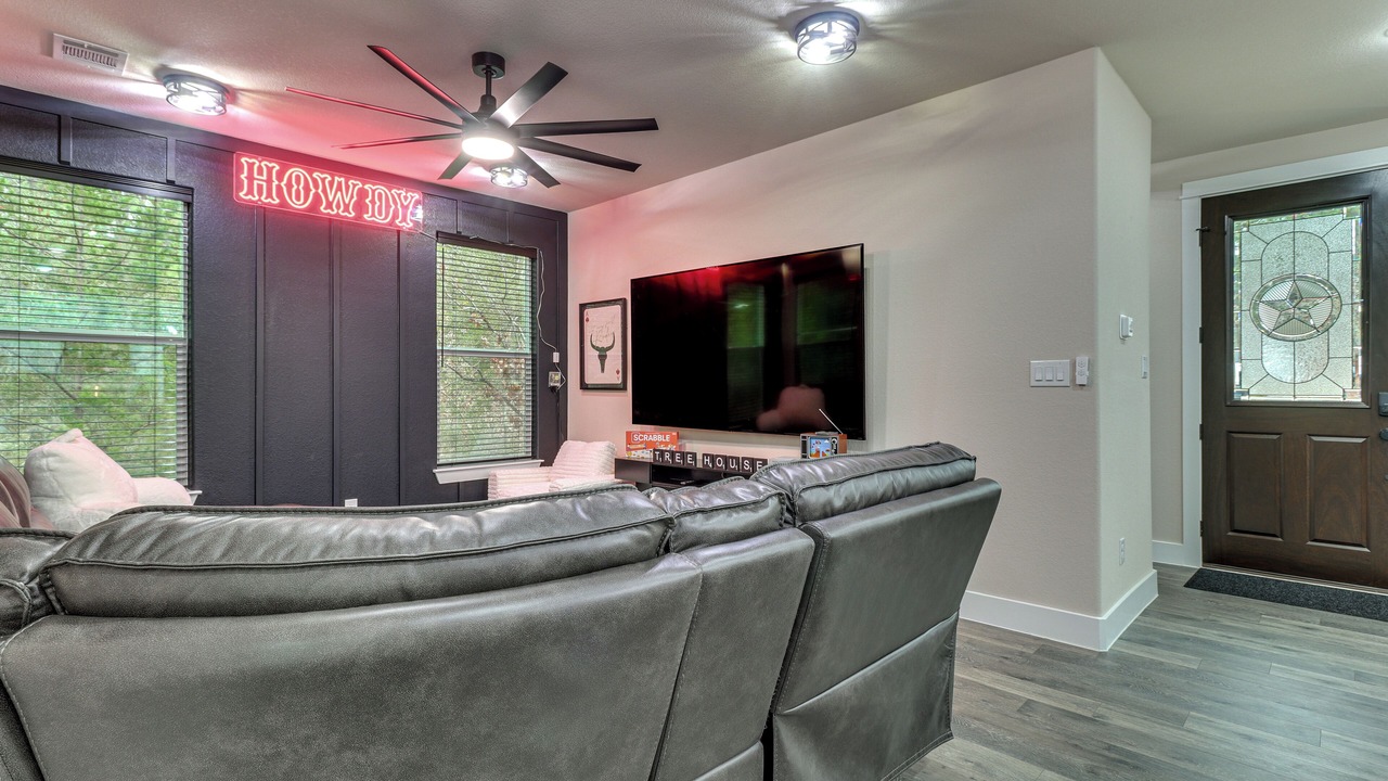 Photo of Livingroom in Bastrop