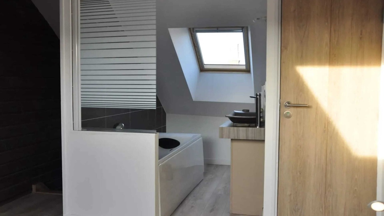 Photo of Bathroom in Charleville-Mezieres