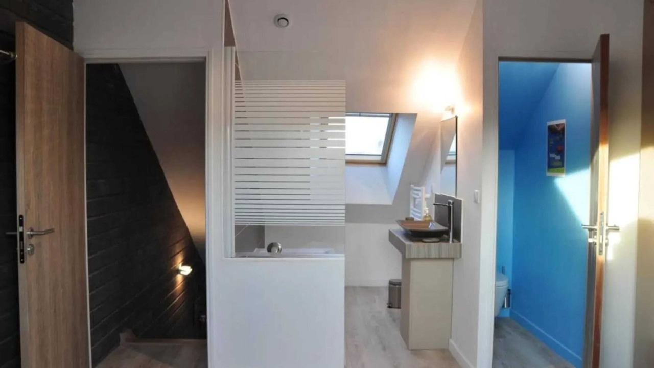 Photo of Bathroom in Charleville-Mezieres