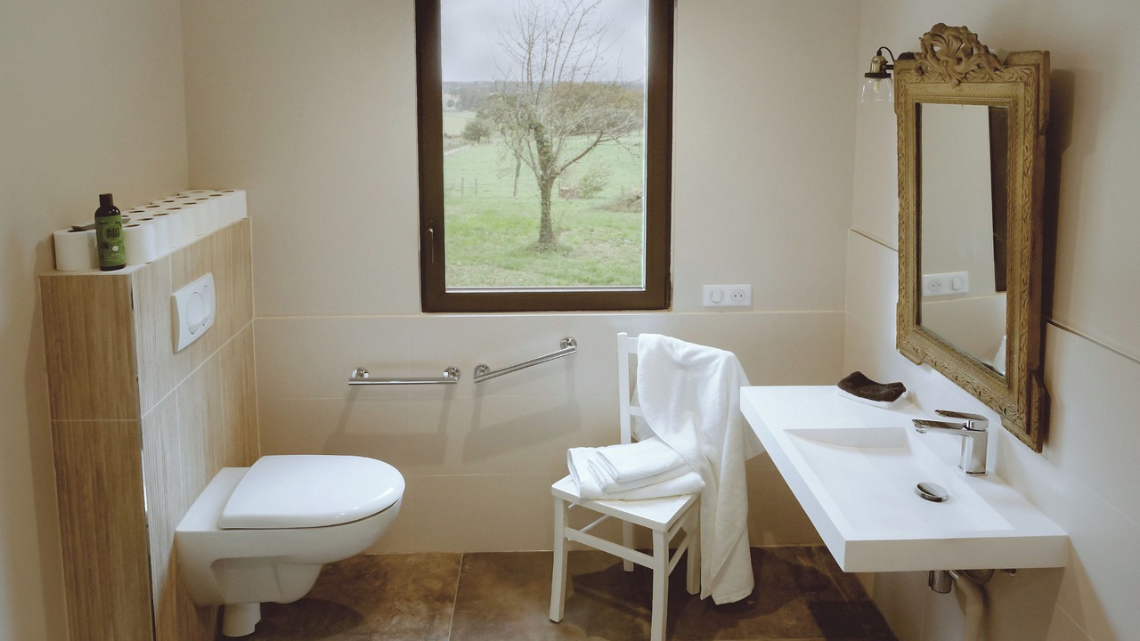 Photo of Bathroom in Saint-Hilaire-les-Places