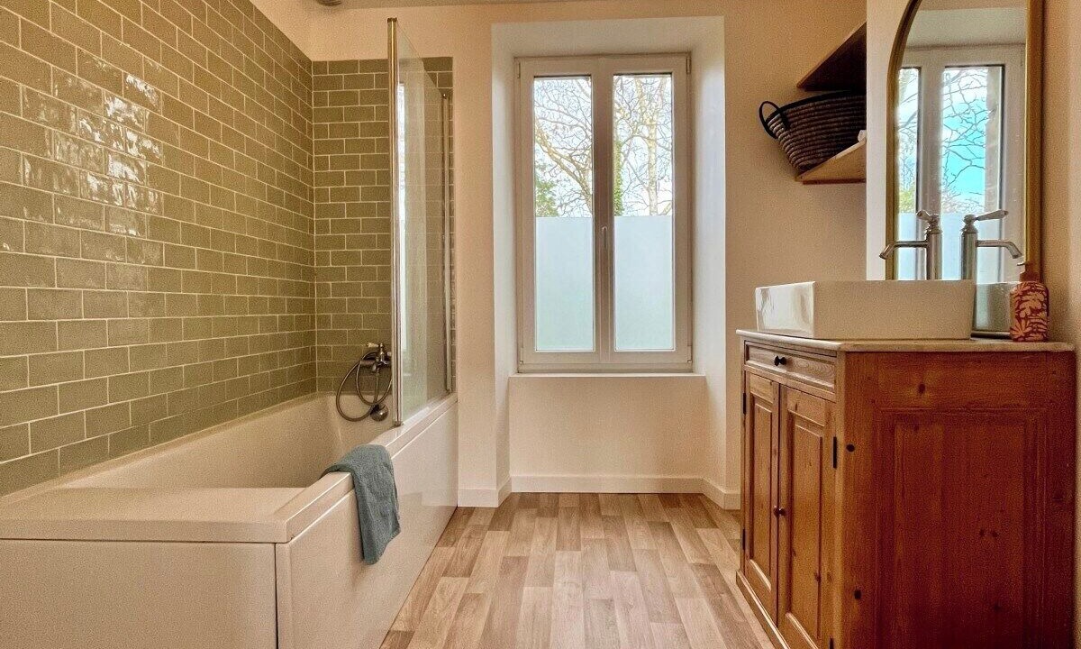 Photo of Bathroom in Beny-sur-Mer