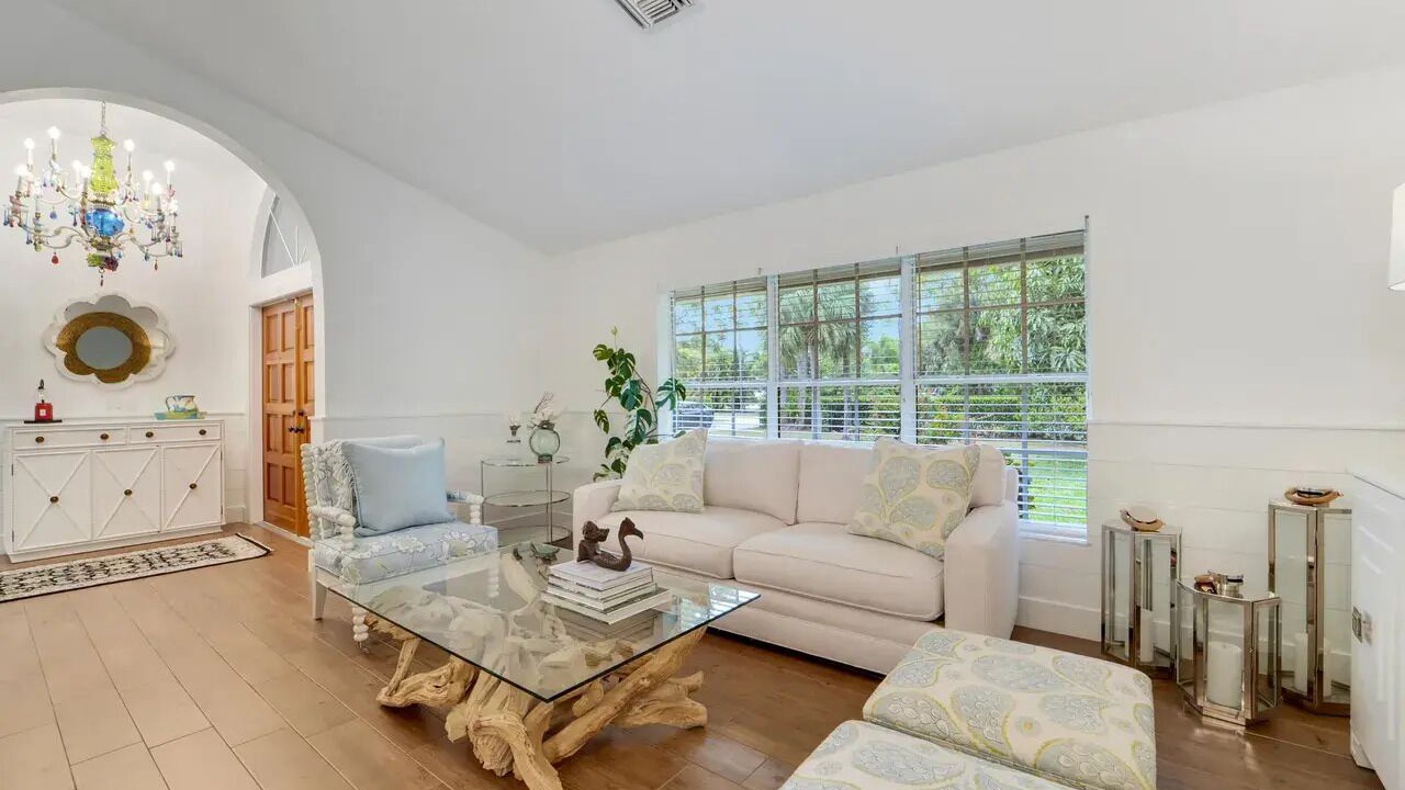 Photo of Livingroom in Palm Beach Country Estates
