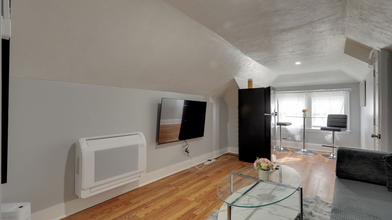 Photo of Livingroom in Milton