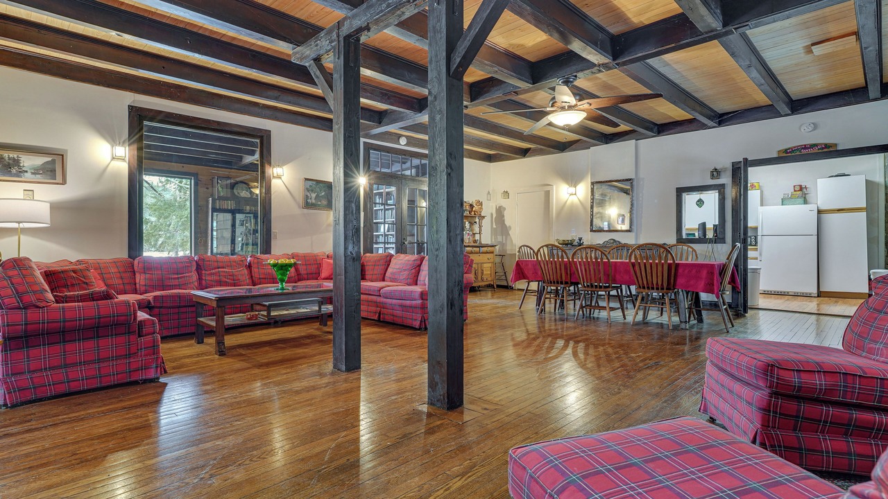 Photo of Livingroom in Ticonderoga