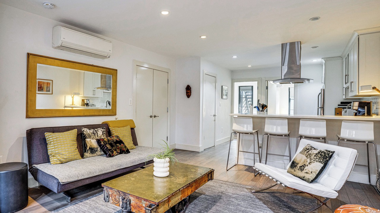 Photo of Livingroom in Ocean Hill