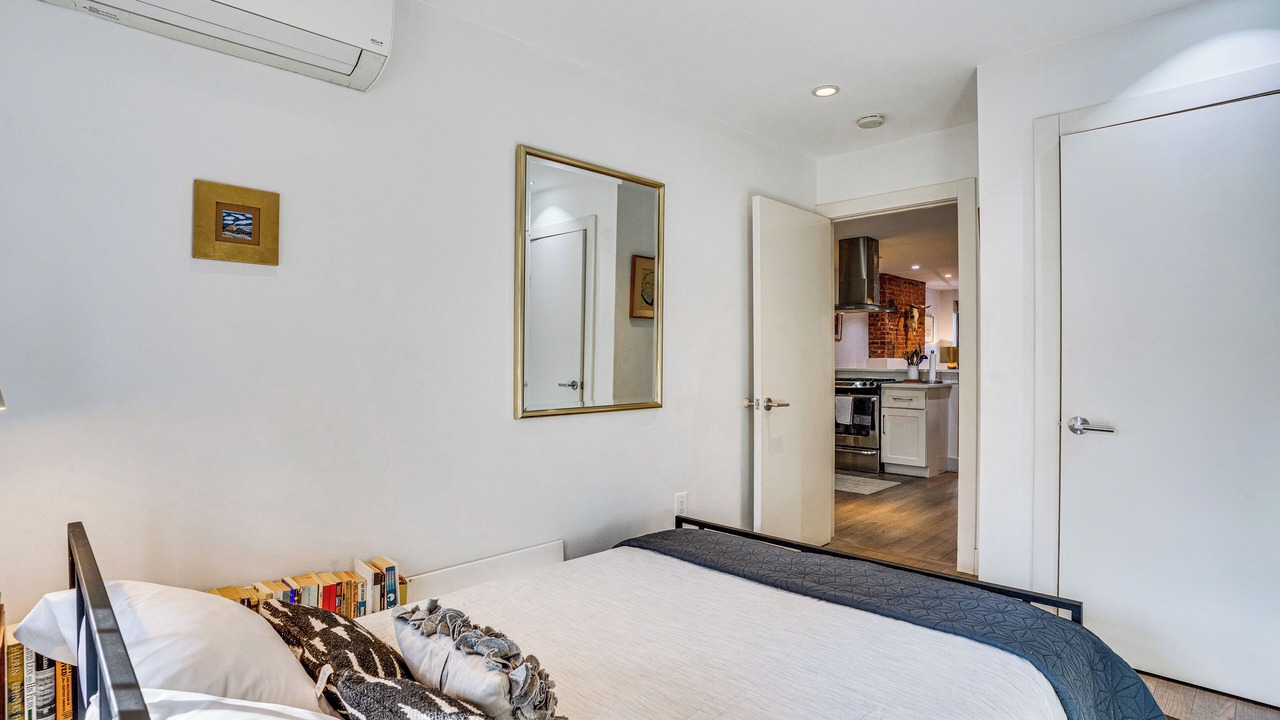 Photo of Bedroom in Ocean Hill