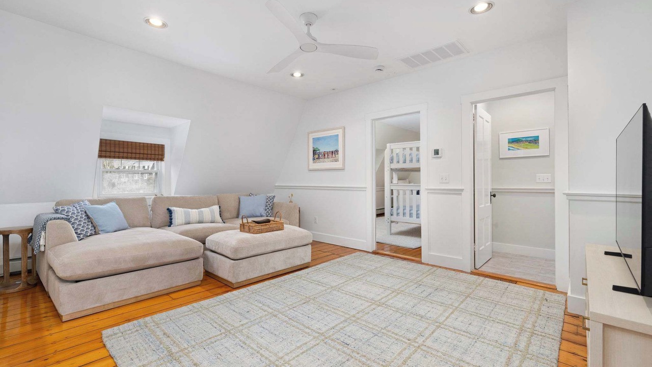 Photo of Livingroom in Narragansett