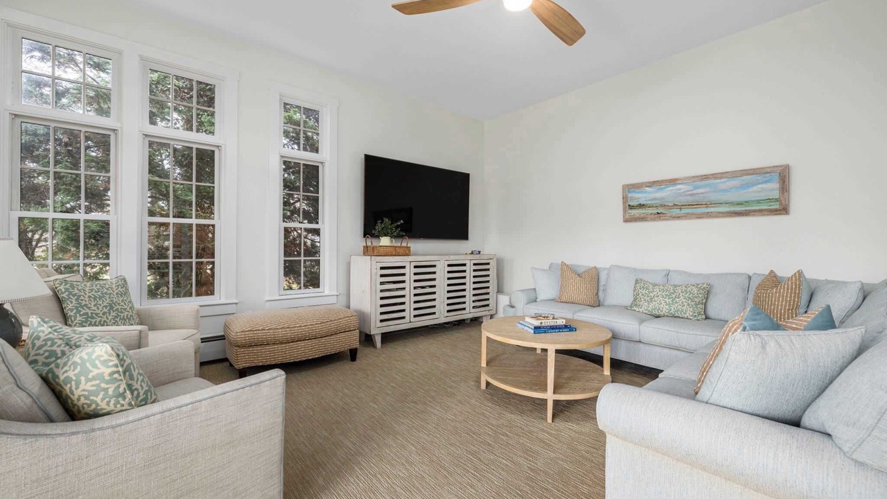 Photo of Livingroom in Narragansett