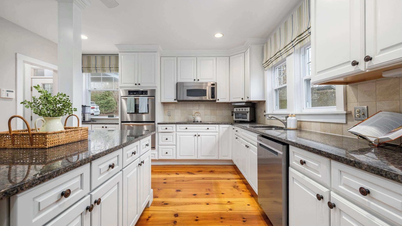 Photo of Kitchen in Narragansett