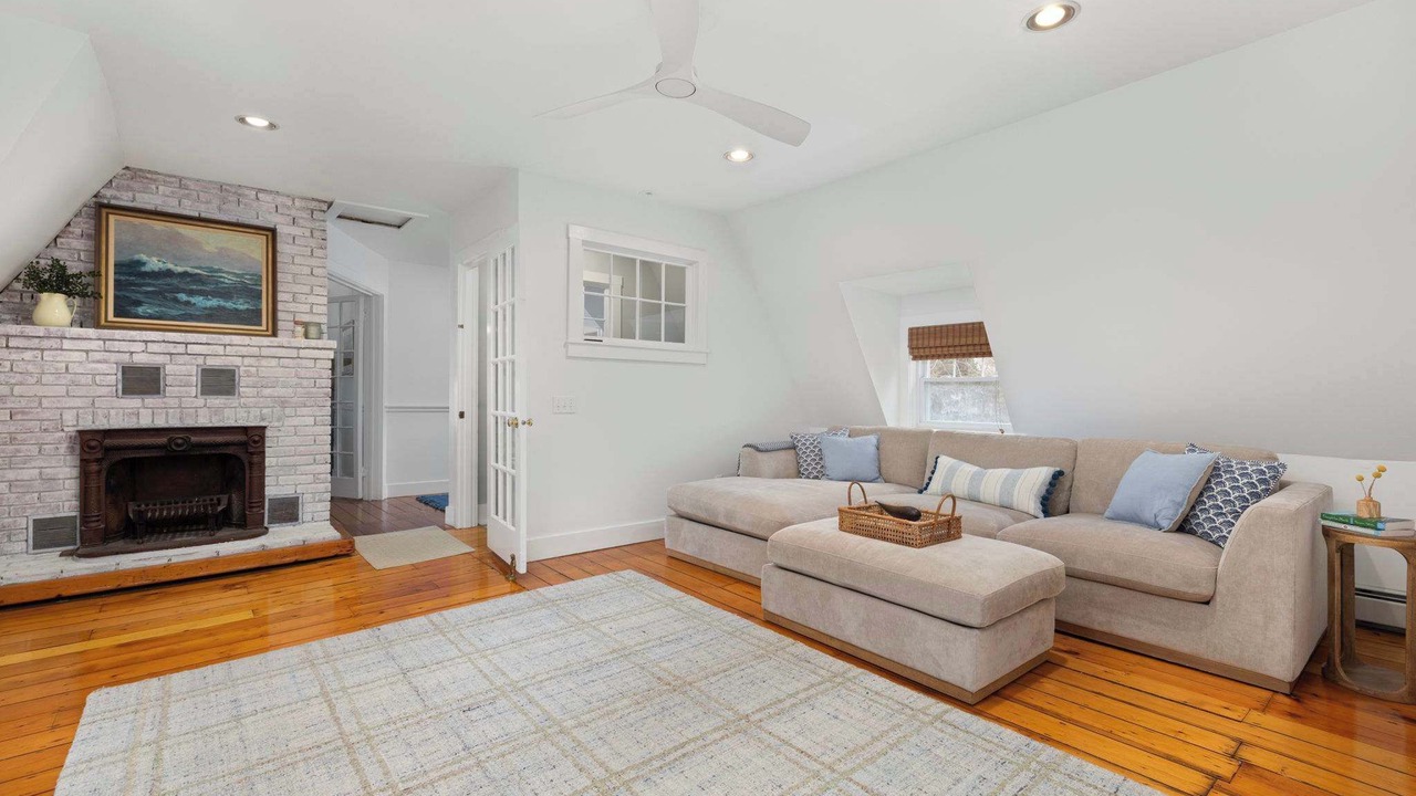 Photo of Livingroom in Narragansett